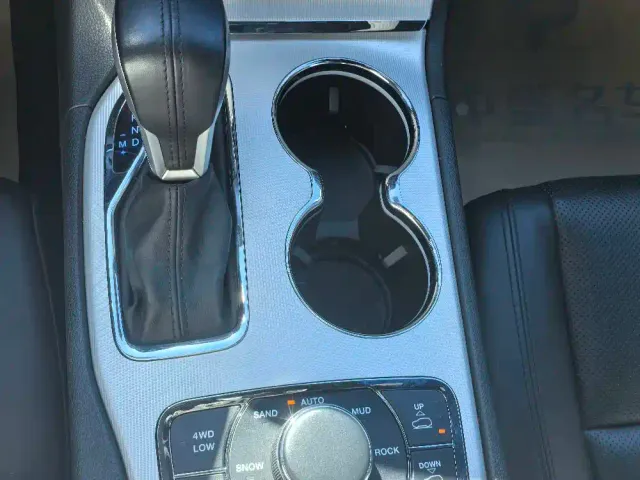 Jeep Grand Cherokee — Фото автомобиля 6