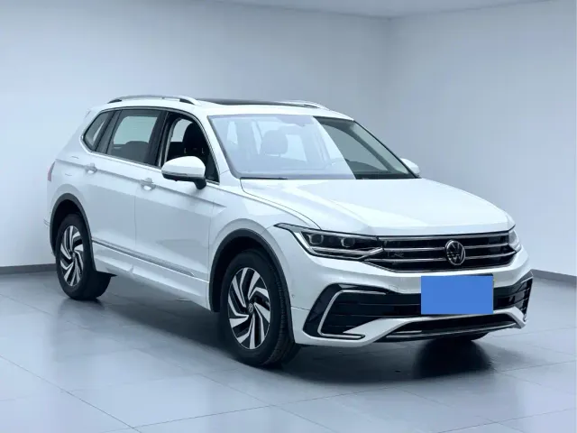 Volkswagen Tiguan L — Фото автомобиля 3