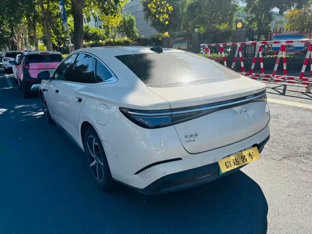 BYD Seal 07 DM-i — Фото автомобиля 7