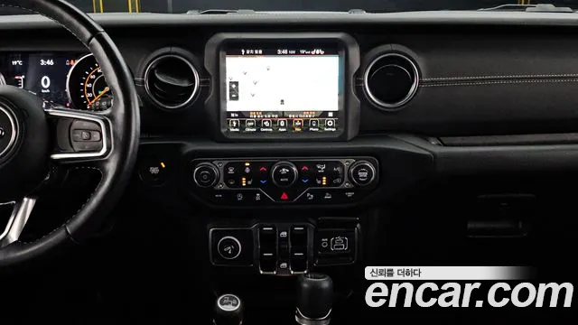 Jeep Wrangler Wrangler (JL) 2.0 Overland 4 двери — Фото автомобиля 14