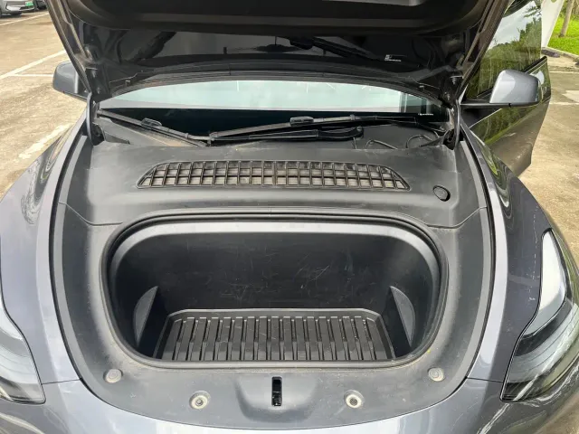 Tesla Model Y — Фото автомобиля 19