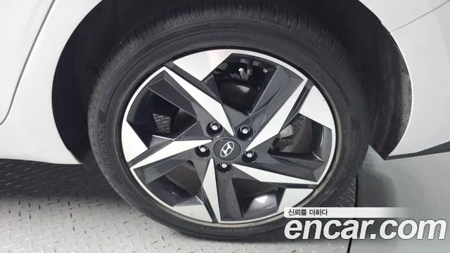 Hyundai AVANTE Avante (CN7) — Фото автомобиля 20