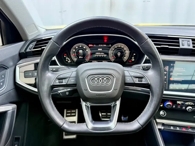 Audi Q3 — Фото автомобиля 9