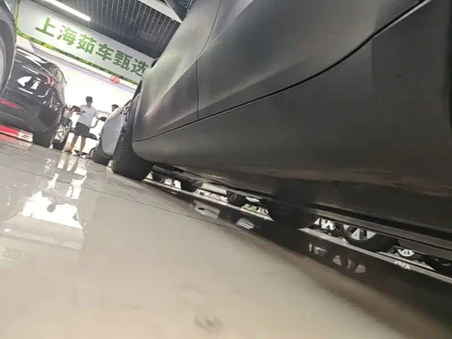 Tesla Model Y — Фото автомобиля 21
