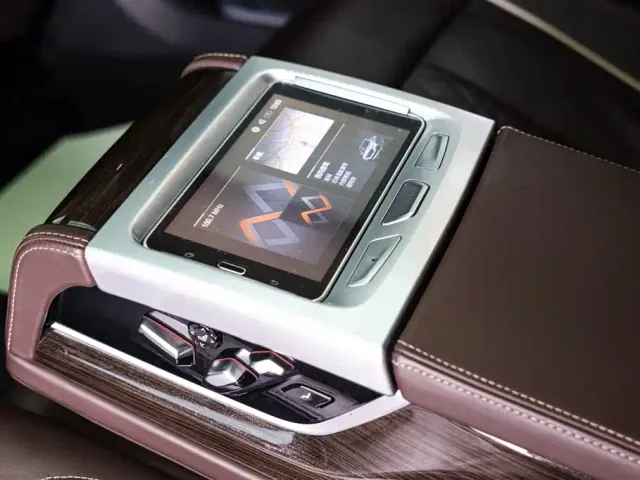 BMW 7 Series — Фото автомобиля 16