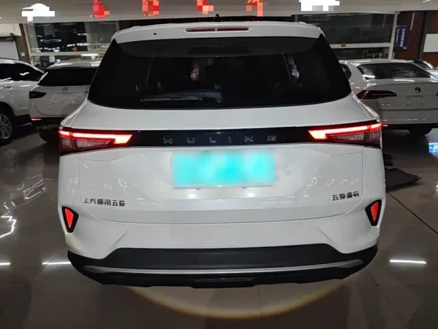 Wuling Asta — Фото автомобиля 5