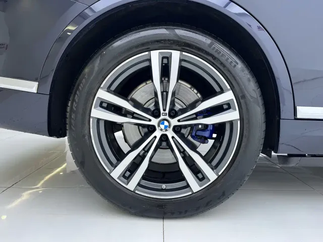 BMW X7 — Фото автомобиля 10