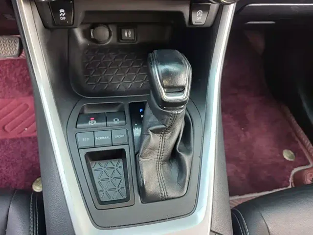 Toyota Wildlander — Фото автомобиля 13