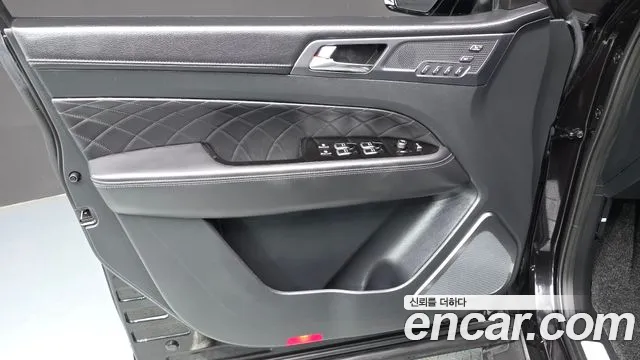 KG_Mobility_Ssangyong Rexton Rexton Arena Дизель 2.2 4WD — Фото автомобиля 22