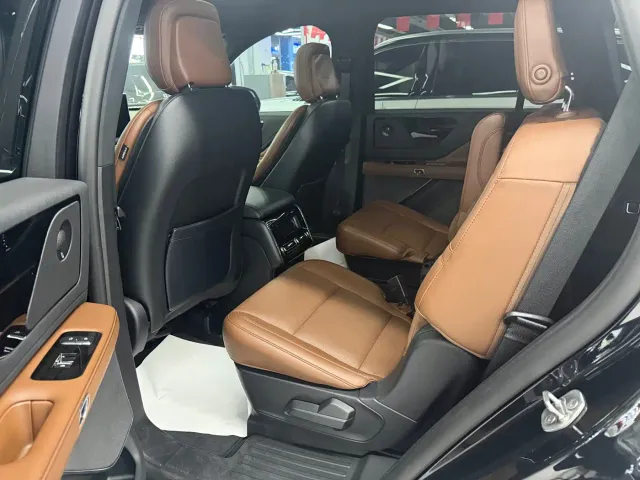 Lincoln Aviator — Фото автомобиля 13