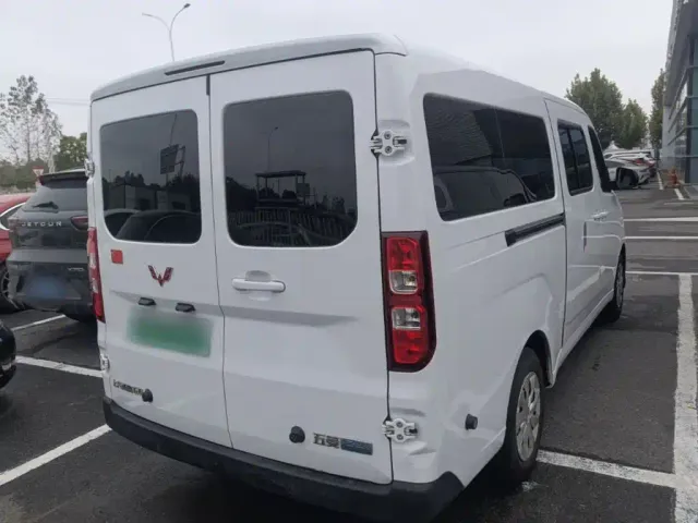 Wuling Yangguang — Фото автомобиля 6