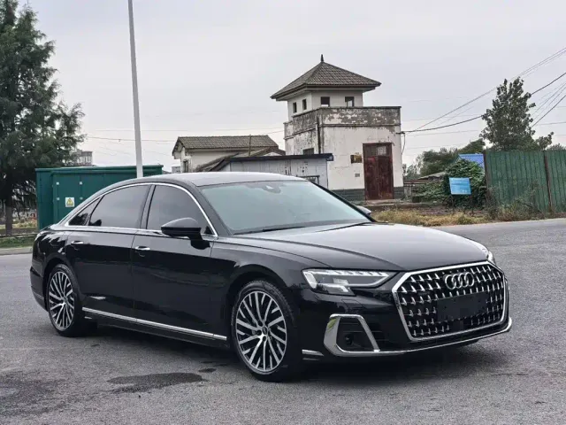 Audi A8 — Фото автомобиля 3