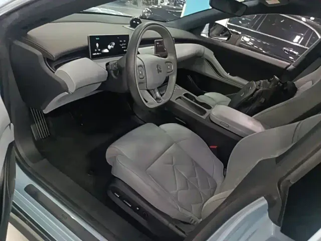 Nio ET5 — Фото автомобиля 15