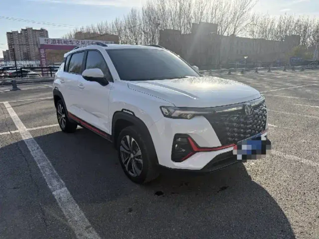 Changan CS35 Plus — Фото автомобиля 3