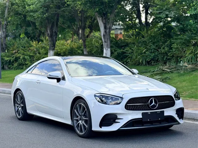 Mercedes-Benz E-Class — Фото автомобиля 3