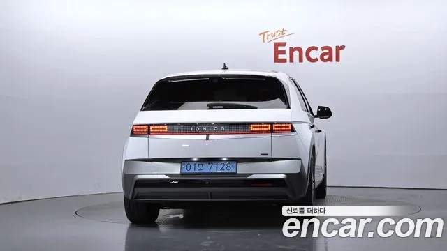 Hyundai Ioniq 5 — Фото автомобиля 4