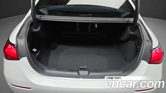 Mercedes-Benz E-Class — Фото автомобиля 8