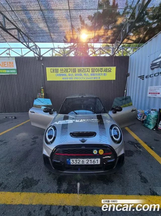 Фотография автомобиля — MINI Cooper Convertible