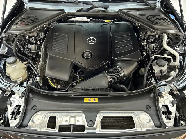 Mercedes-Benz E-Class — Фото автомобиля 9