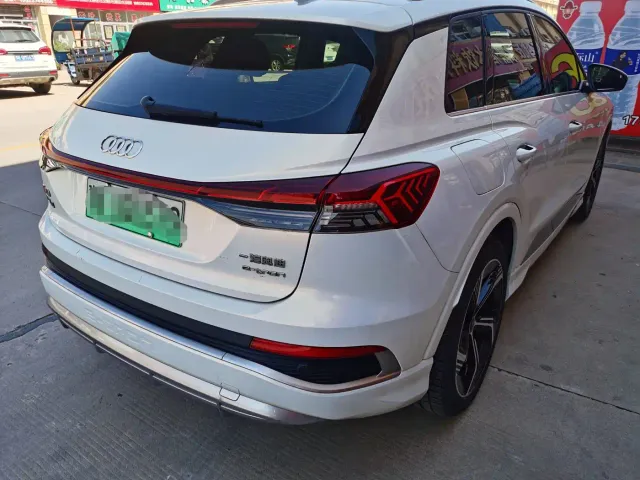 Audi Q4 e-tron — Фото автомобиля 3