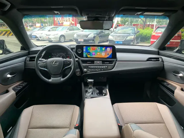 Lexus ES — Фото автомобиля 17