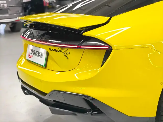Lotus Emeya — Фото автомобиля 5