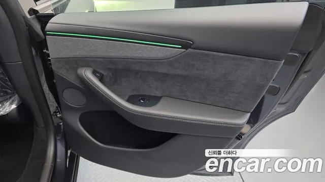 Tesla Model Y — Фото автомобиля 14