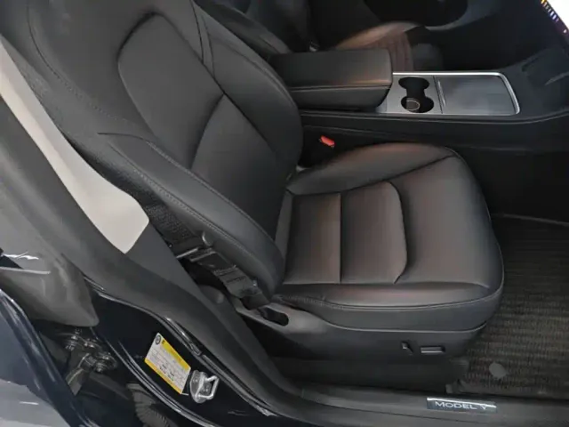 Tesla Model Y — Фото автомобиля 24