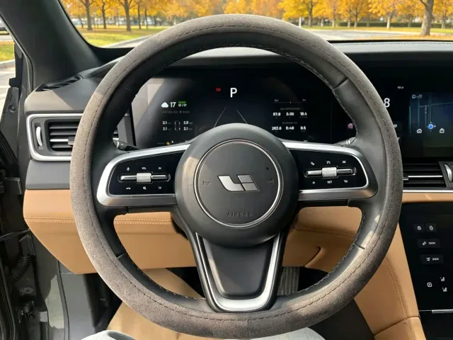 Li Auto ONE — Фото автомобиля 7
