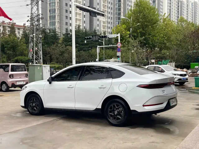 BYD Qin PLUS — Фото автомобиля 9