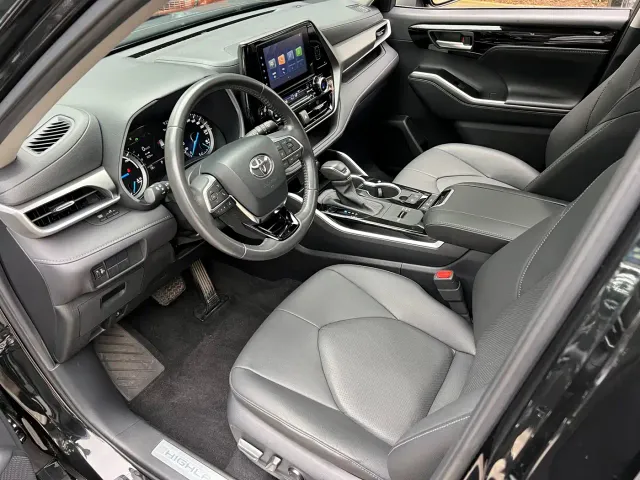 Toyota Highlander — Фото автомобиля 8