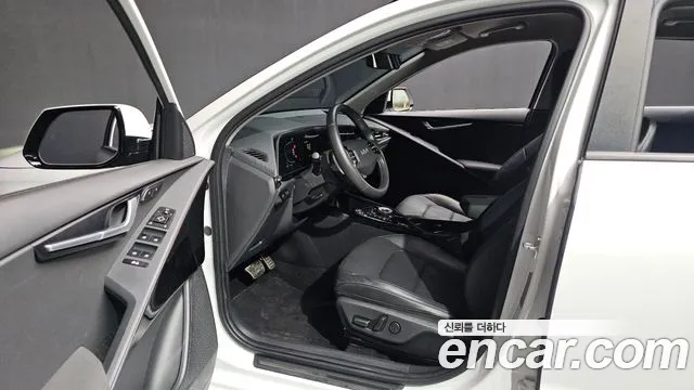 Kia Niro The All New — Фото автомобиля 10