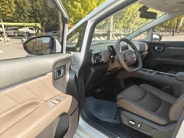 Wuling Starlight 730 — Фото автомобиля 14