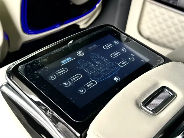Mercedes-Benz G-Class — Фото автомобиля 16