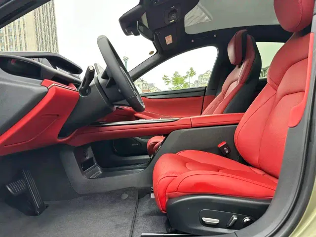Xiaomi SU7 — Фото автомобиля 4