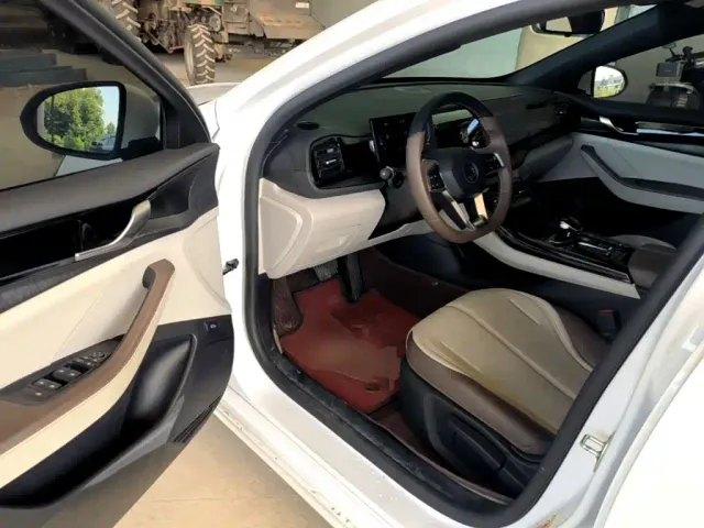 BYD Qin PLUS — Фото автомобиля 15
