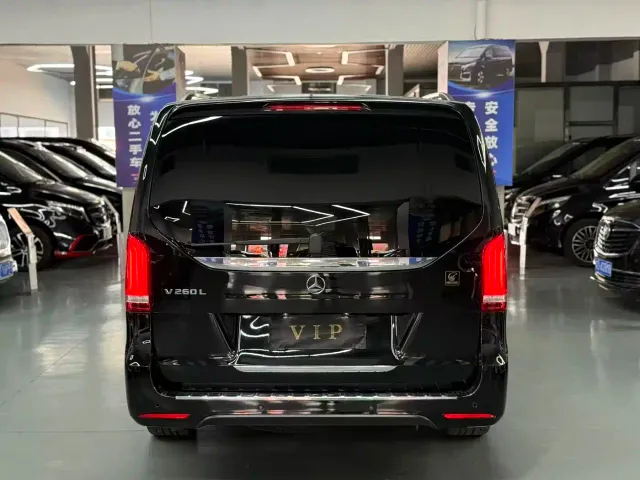 Mercedes-Benz V-Class — Фото автомобиля 15