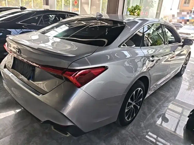 Toyota Avalon — Фото автомобиля 6