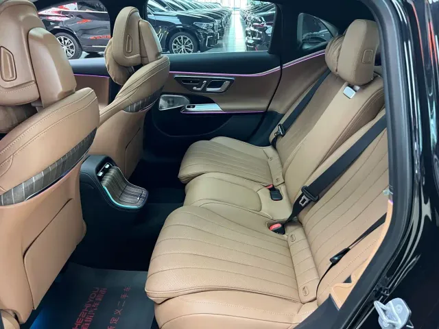 Mercedes-Benz E-Class — Фото автомобиля 10