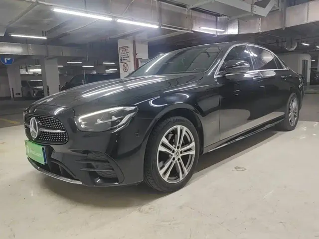 Фотография автомобиля — Mercedes-Benz E-Class