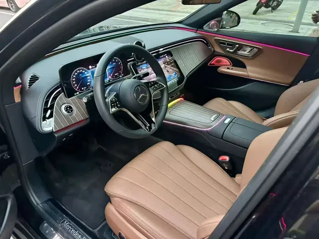 Mercedes-Benz E-Class — Фото автомобиля 5