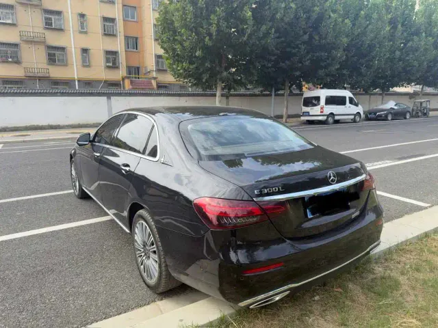 Mercedes-Benz E-Class — Фото автомобиля 7