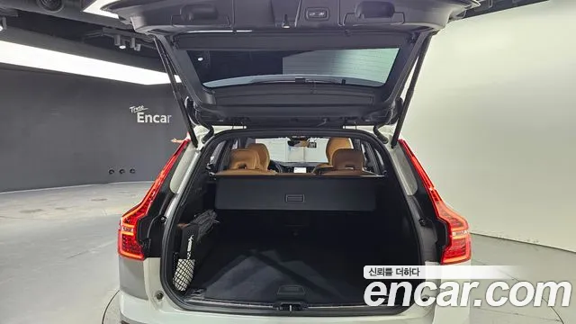 Вольво XC60 — Фото автомобиля 6