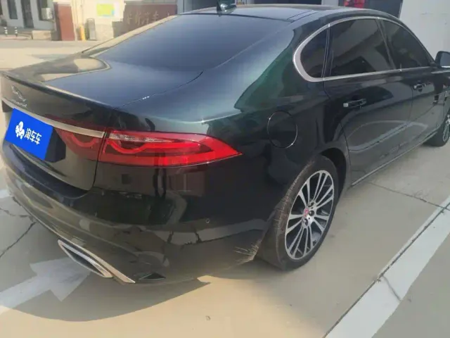 Jaguar XFL — Фото автомобиля 3