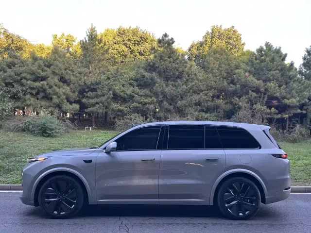 Li Auto L9 — Фото автомобиля 4