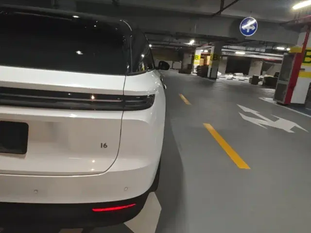 Li Auto i6 — Фото автомобиля 7