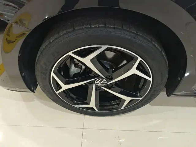 Volkswagen Passat — Фото автомобиля 22