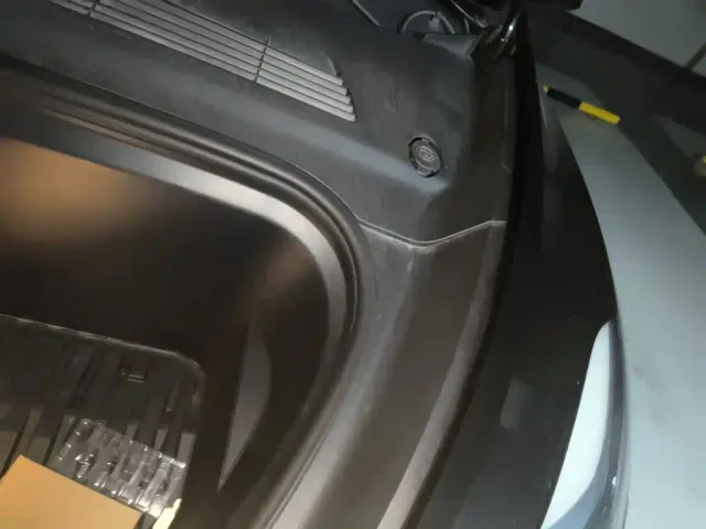 Tesla Model Y — Фото автомобиля 22