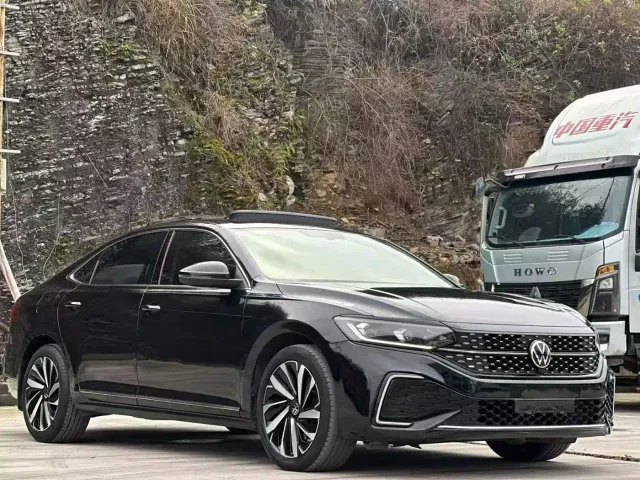 Volkswagen Passat — Фото автомобиля 3