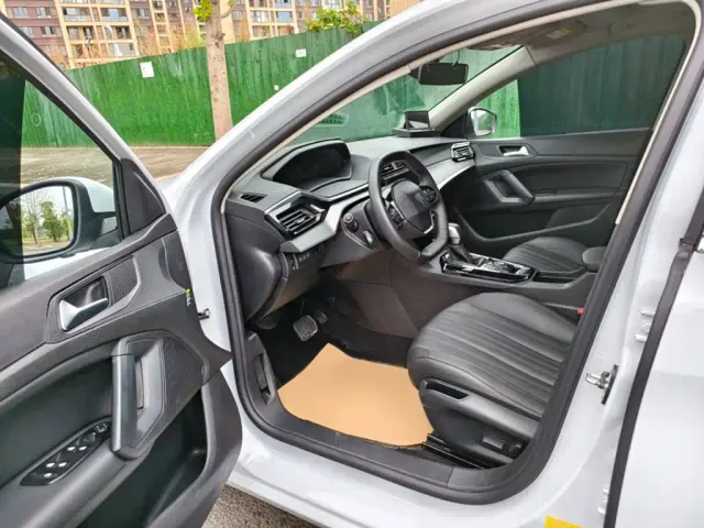 Peugeot 408 — Фото автомобиля 13